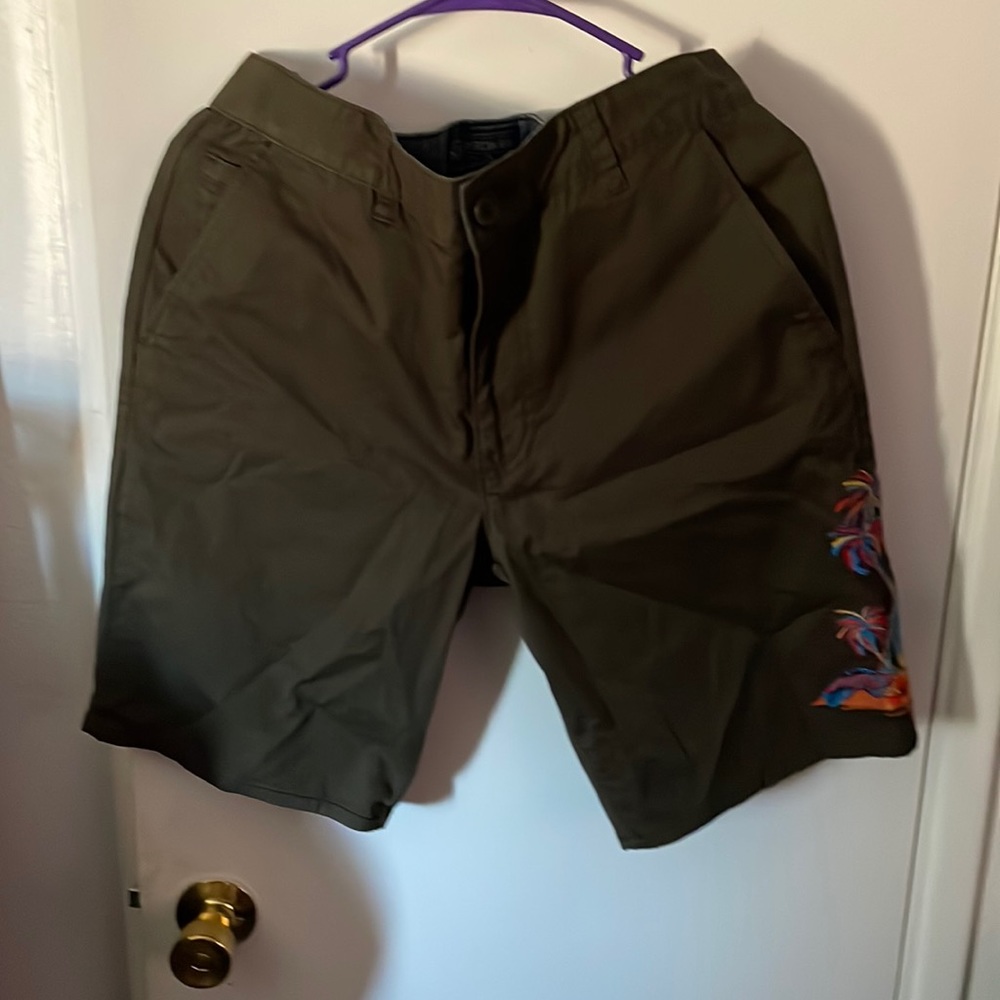 New WOT American Rag Bermuda shorts with print on the side .